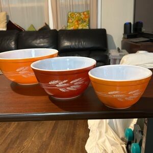 Vintage Pyrex autumn harvest set of 3 mixing bowls. #403,402,401.  No marks.